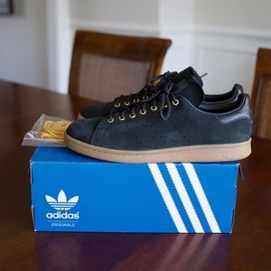 Mens Stan Smith Originals.  RARE.  Black/Carbon.  Size 11.